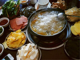云南大理麗江半自由行_到云南大理麗江旅游報(bào)團(tuán)價(jià)格_去云南大理麗江旅游怎么走