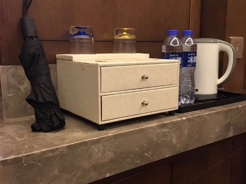 hotelPic