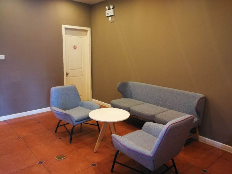 hotelPic