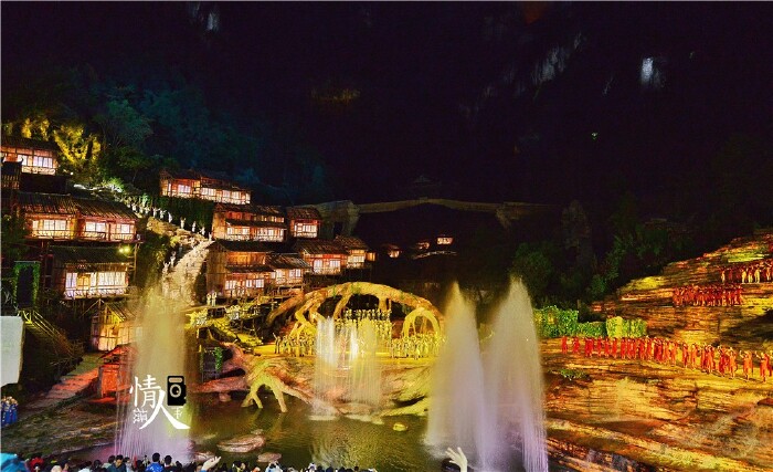 (首发)雨后初霁登天门,吞云吐雾现奇观