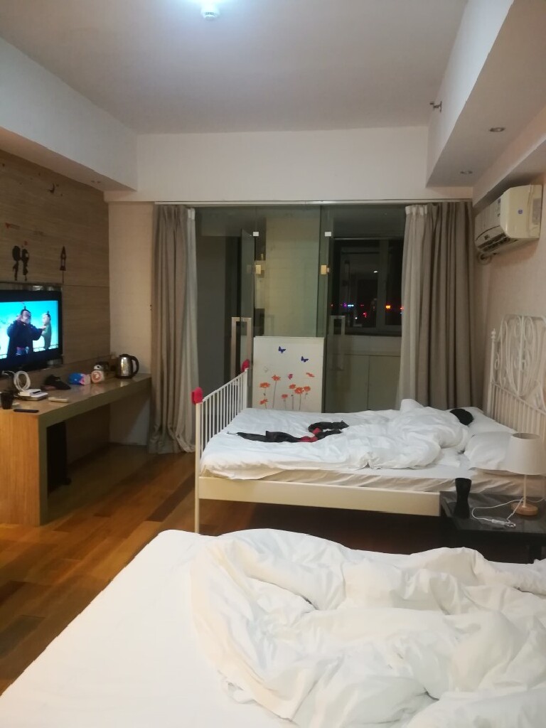 素居酒店式公寓(上海迪士尼周浦万达店)