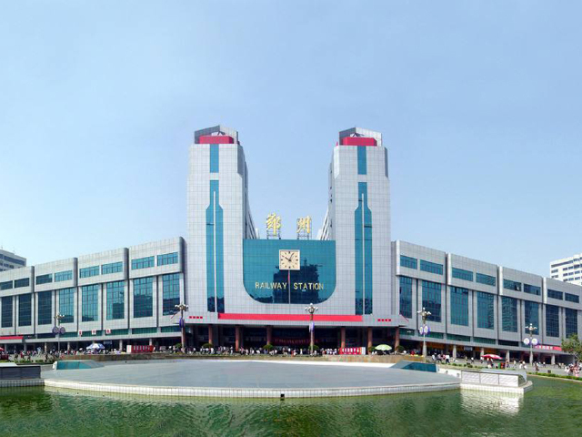 郑州火车站全景图