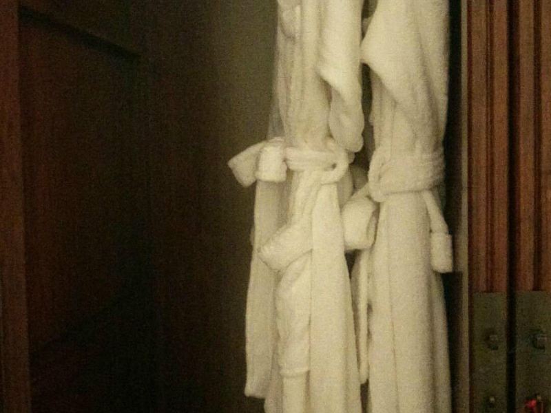 hotelPic