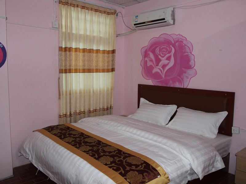hotelPic
