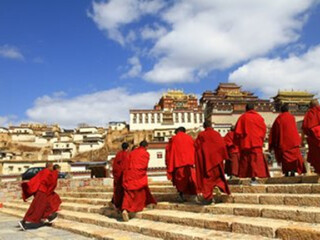 云南香格里拉旅游花多少錢_云南香格里拉旅游要多少錢跟團_云南香格里拉旅游大約多少錢