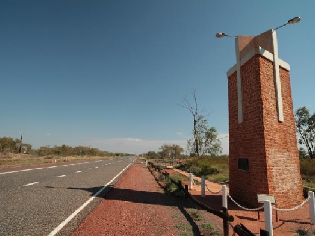 西麦克唐纳山脉英文徒步一日游(爱丽丝泉往返