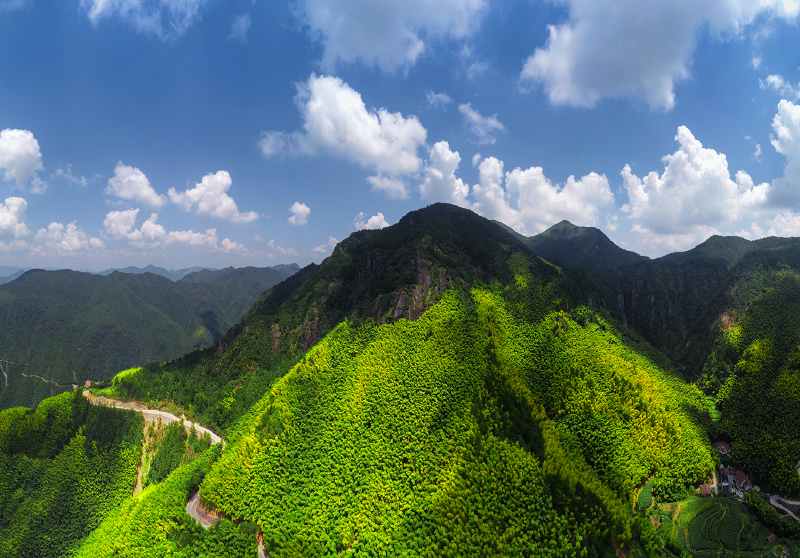 航拍遂昌南尖岩青山叠翠满眼绿
