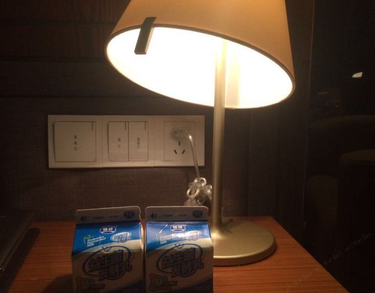 hotelPic