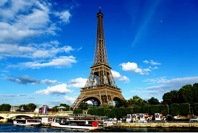 也是法国文化象征之一,巴黎城市地标之一,也是巴黎最高建筑物,高300米