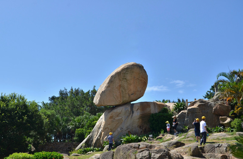 风动石景区                     东山