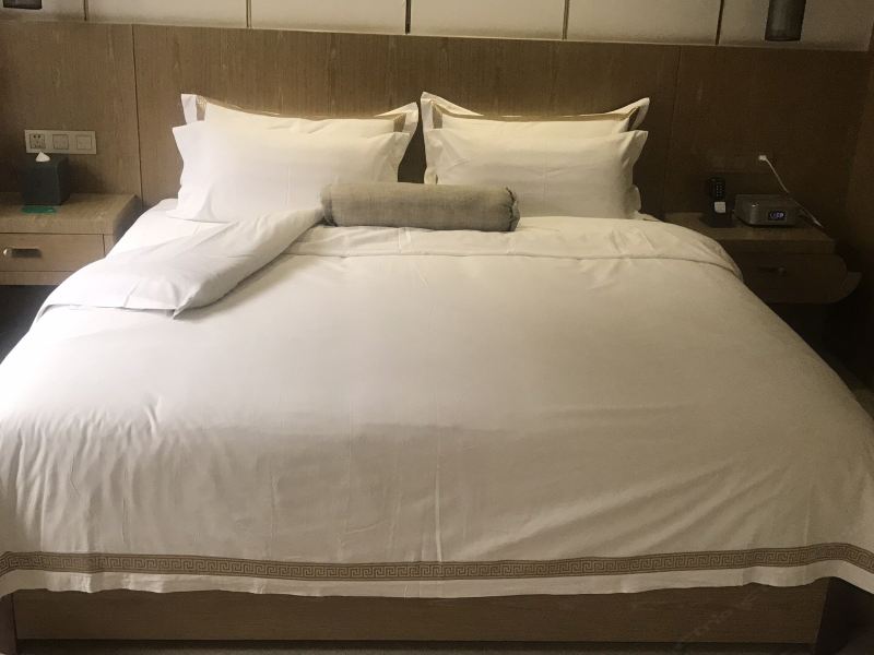 hotelPic