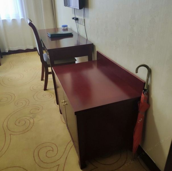hotelPic