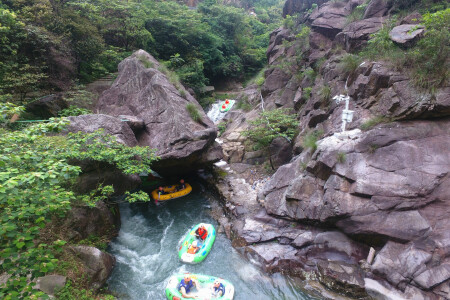 [国庆]<清远1日游>黄腾峡漂流**CS吃鸡美林湖西班牙小镇可升级挑战猛士漂或勇猛全程漂