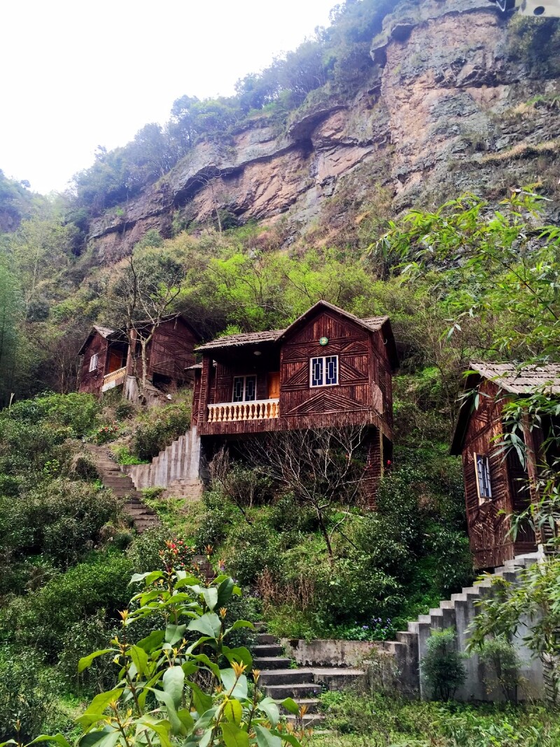 石门景区 石门景区是夏霖九天飞瀑风景区