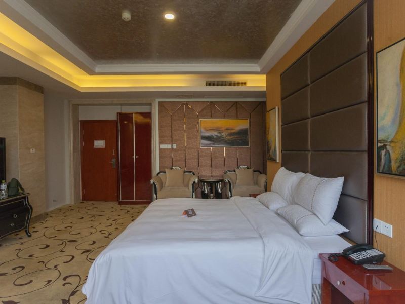 hotelPic