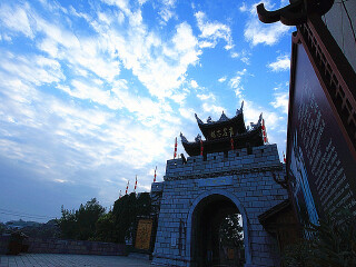貴州黃果樹瀑布跟團還是自由行_貴州黃果樹瀑布旅游價格多少跟團_去貴州黃果樹瀑布靠譜的旅行團