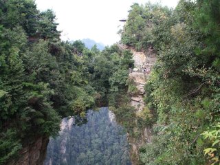 张家界旅游本土_张家界最适合旅游的季节_张家界旅游要带多少钱
