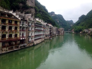 貴州旅游花多少錢_貴州九月旅游_貴州游跟團多少錢