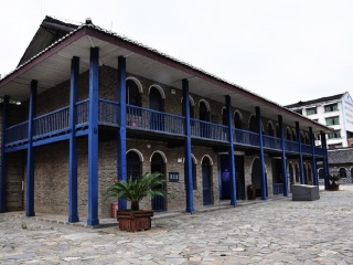貴州旅游花多少錢_貴州九月旅游_貴州游跟團多少錢