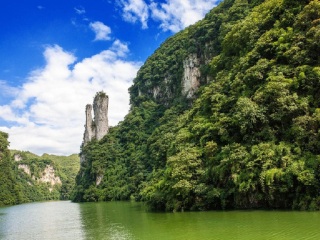 貴州旅游花多少錢_貴州九月旅游_貴州游跟團多少錢