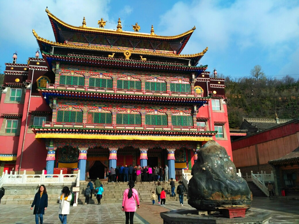 请问西北有什么适合学生毕业旅行的穿越路线,