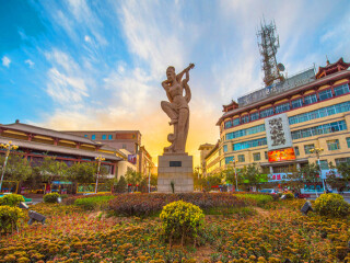 甘肅敦煌游報(bào)價(jià)_旅游團(tuán)甘肅敦煌_甘肅敦煌旅游多少錢(qián)一個(gè)人