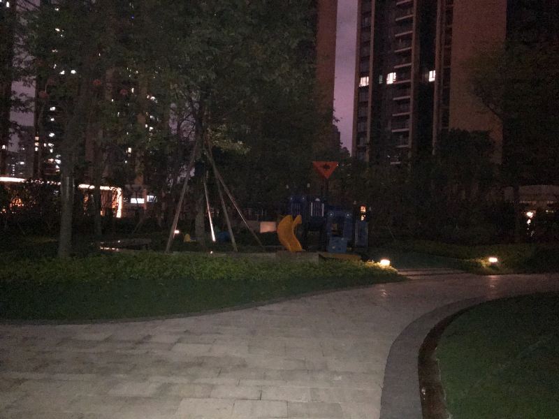 深圳雷霞公寓(向荣路分店)