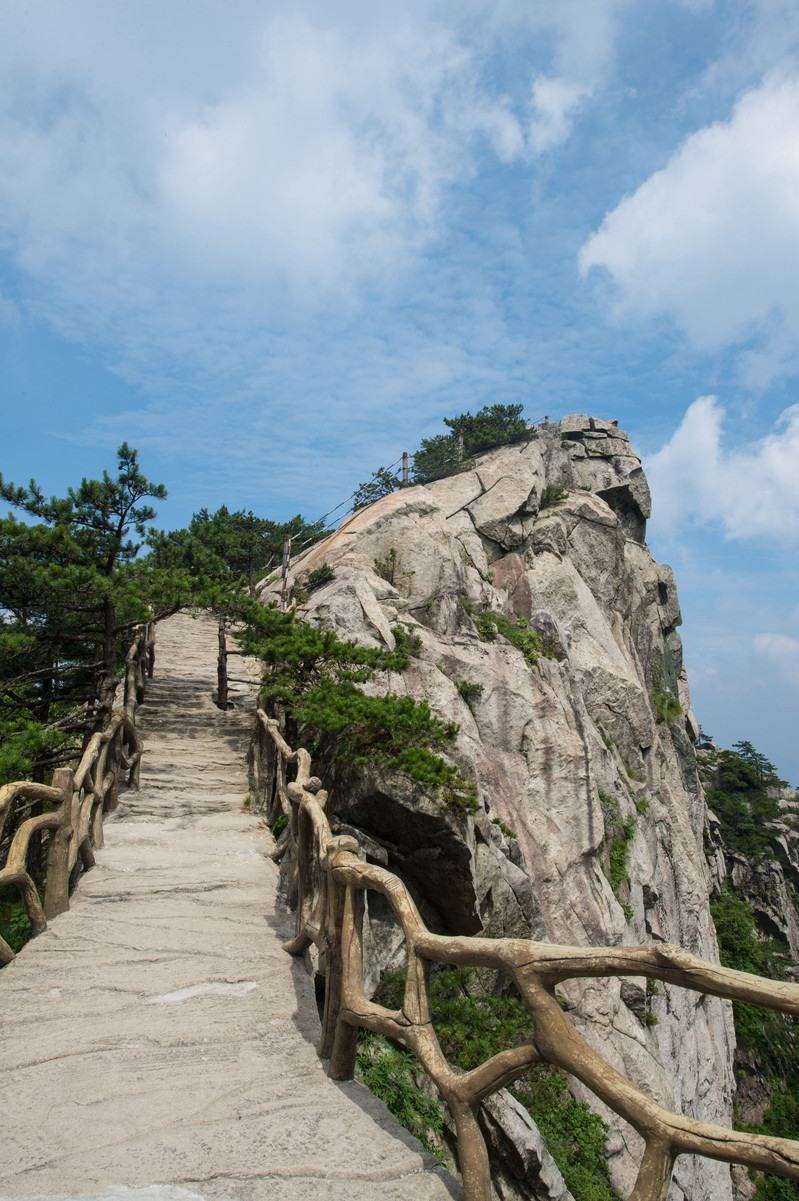 旅行中的丰言锋语#千里大别山,巍巍天堂寨,有风光,亦