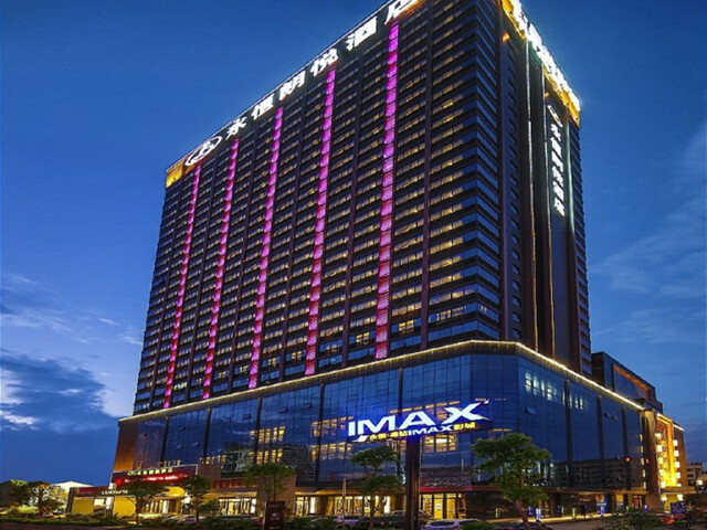 <广西南宁-德天瀑布-通灵峡谷-北海银滩-涠