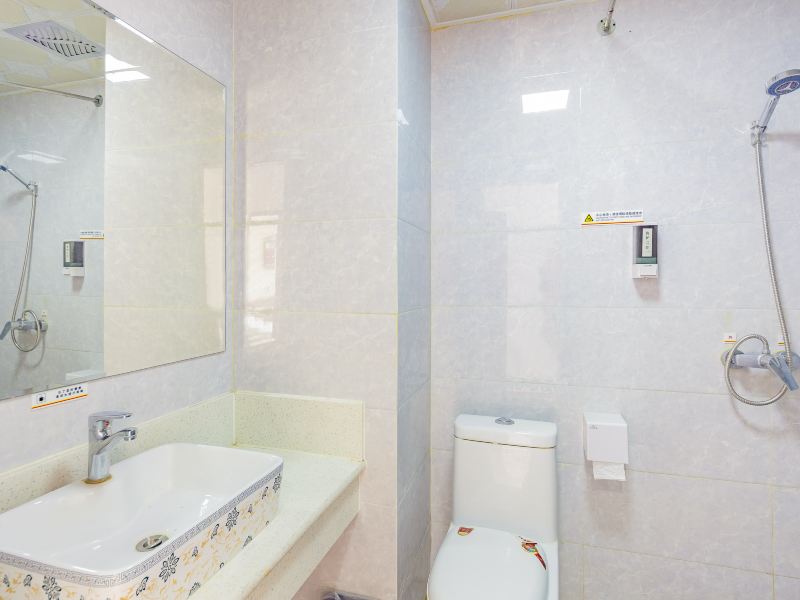hotelPic