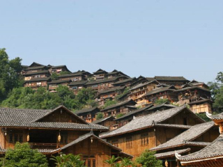張家界玻璃棧道旅游價格多少_張家界玻璃棧道最適合旅游的季節(jié)_到張家界玻璃棧道旅游報團價格