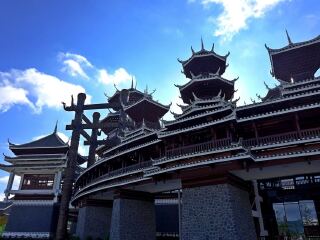 張家界玻璃棧道旅游價格多少_張家界玻璃棧道最適合旅游的季節(jié)_到張家界玻璃棧道旅游報團價格