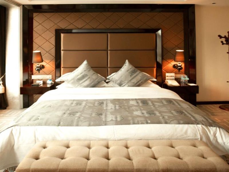 hotelPic