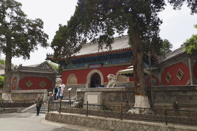 北京西山大觉寺山门