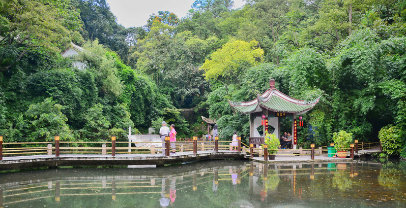 "可见黔灵公园在 贵阳 人心里是占有一定位置的.