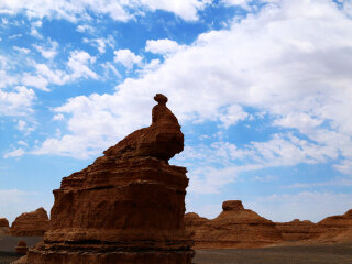 新疆旅游價(jià)格多少跟團(tuán)_新疆旅游跟團(tuán)需多少錢_新疆旅游大約多少錢