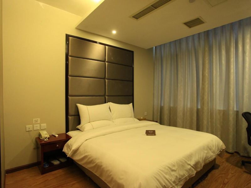 hotelPic