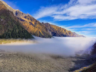 春節(jié)四川稻城亞丁旅行團(tuán)_四川稻城亞丁10月旅行團(tuán)價格_去四川稻城亞丁旅游要多少錢