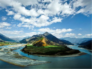 廣州云南香格里拉旅游團(tuán)_云南香格里拉旅游要多少錢2021_云南香格里拉報(bào)團(tuán)多少錢