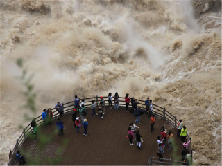廣州云南香格里拉旅游團(tuán)_云南香格里拉旅游要多少錢2021_云南香格里拉報(bào)團(tuán)多少錢