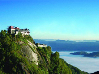 云南騰沖自由行還是跟團(tuán)好_2021去云南騰沖旅游團(tuán)報價_去云南騰沖旅游要多少錢