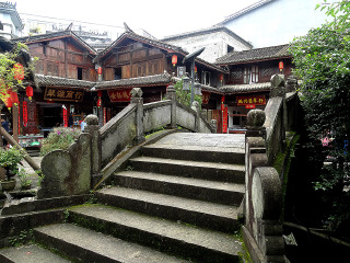 云南騰沖自由行還是跟團(tuán)好_2021去云南騰沖旅游團(tuán)報價_去云南騰沖旅游要多少錢