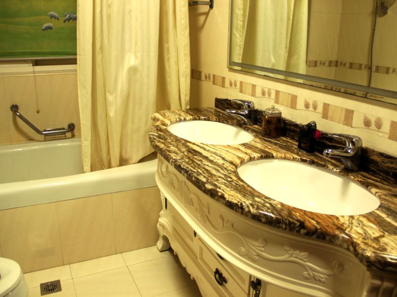 hotelPic