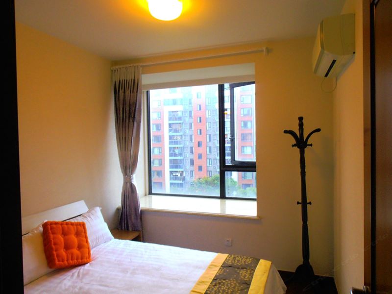 hotelPic