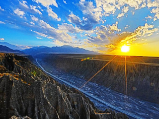 新疆烏魯木齊九月旅游_新疆烏魯木齊旅游價(jià)格多少_新疆烏魯木齊2人旅游需要多少錢(qián)
