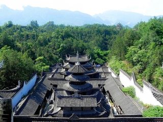 湖北十一旅游團(tuán)_深圳到湖北旅游報(bào)價(jià)_湖北旅游幾月份最好