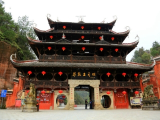 湖北十一旅游團(tuán)_深圳到湖北旅游報(bào)價(jià)_湖北旅游幾月份最好