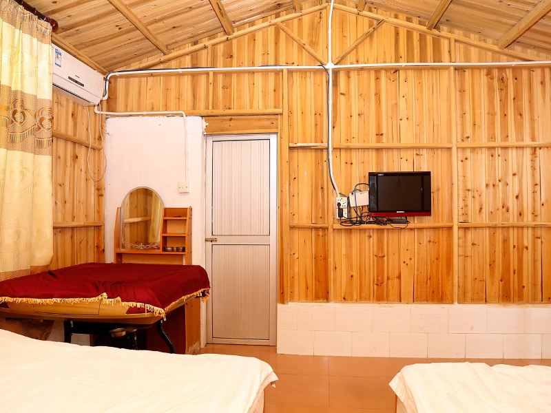 hotelPic