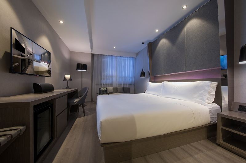 hotelPic