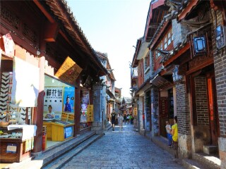 云南麗江旅行跟團_2021年云南麗江旅游團報價_云南麗江自由行旅游團